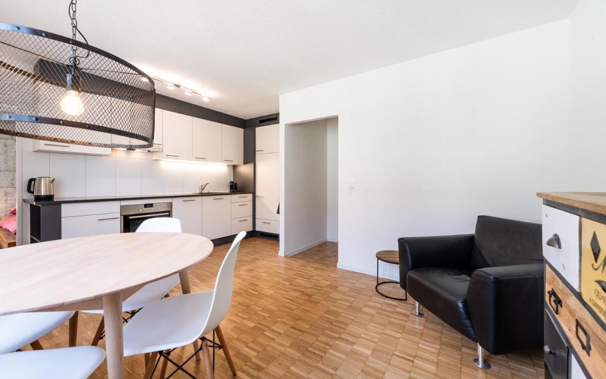 Apartment 2 In District 4 *