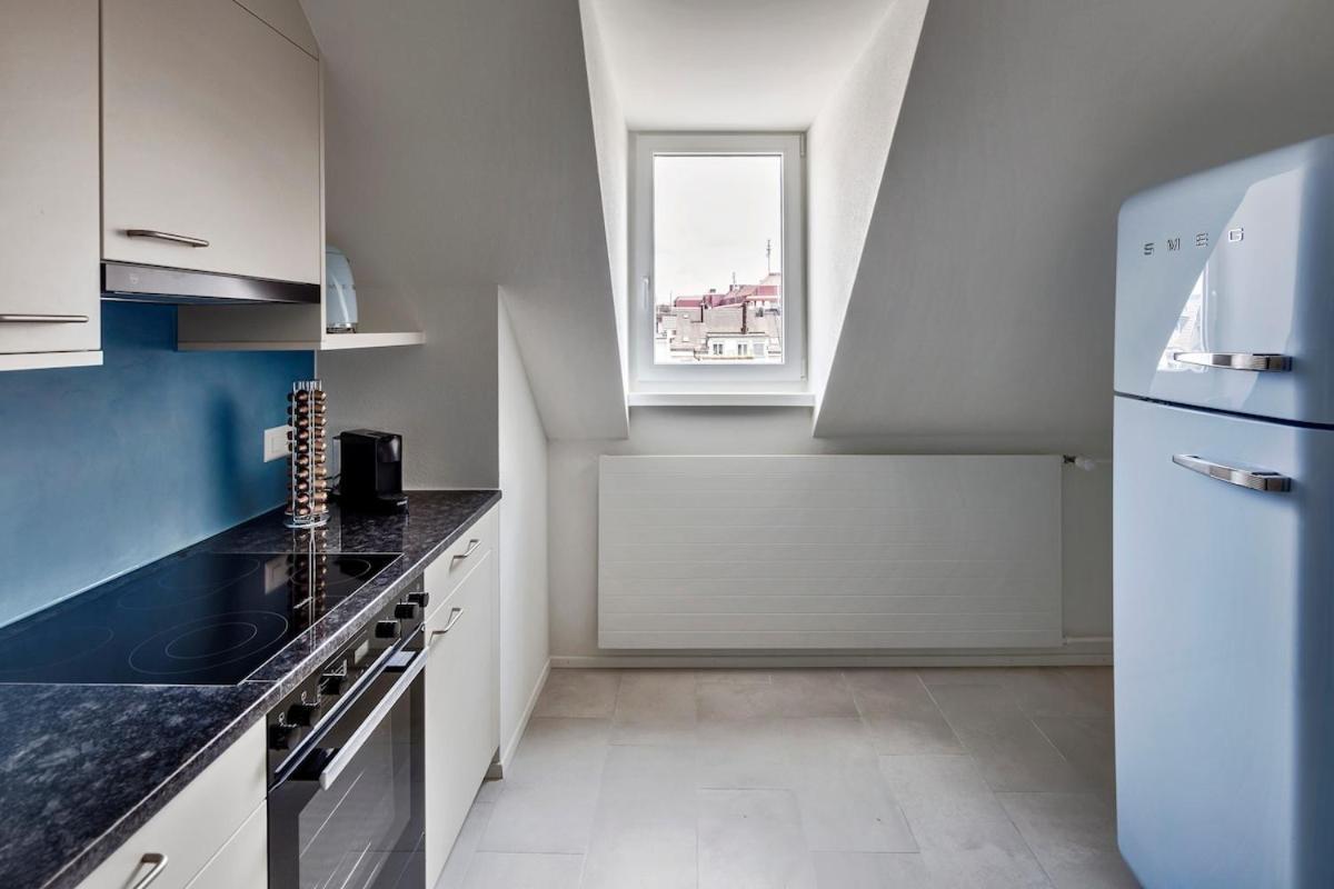 Prime With Designer Furniture In District 4 Apartment Zurich