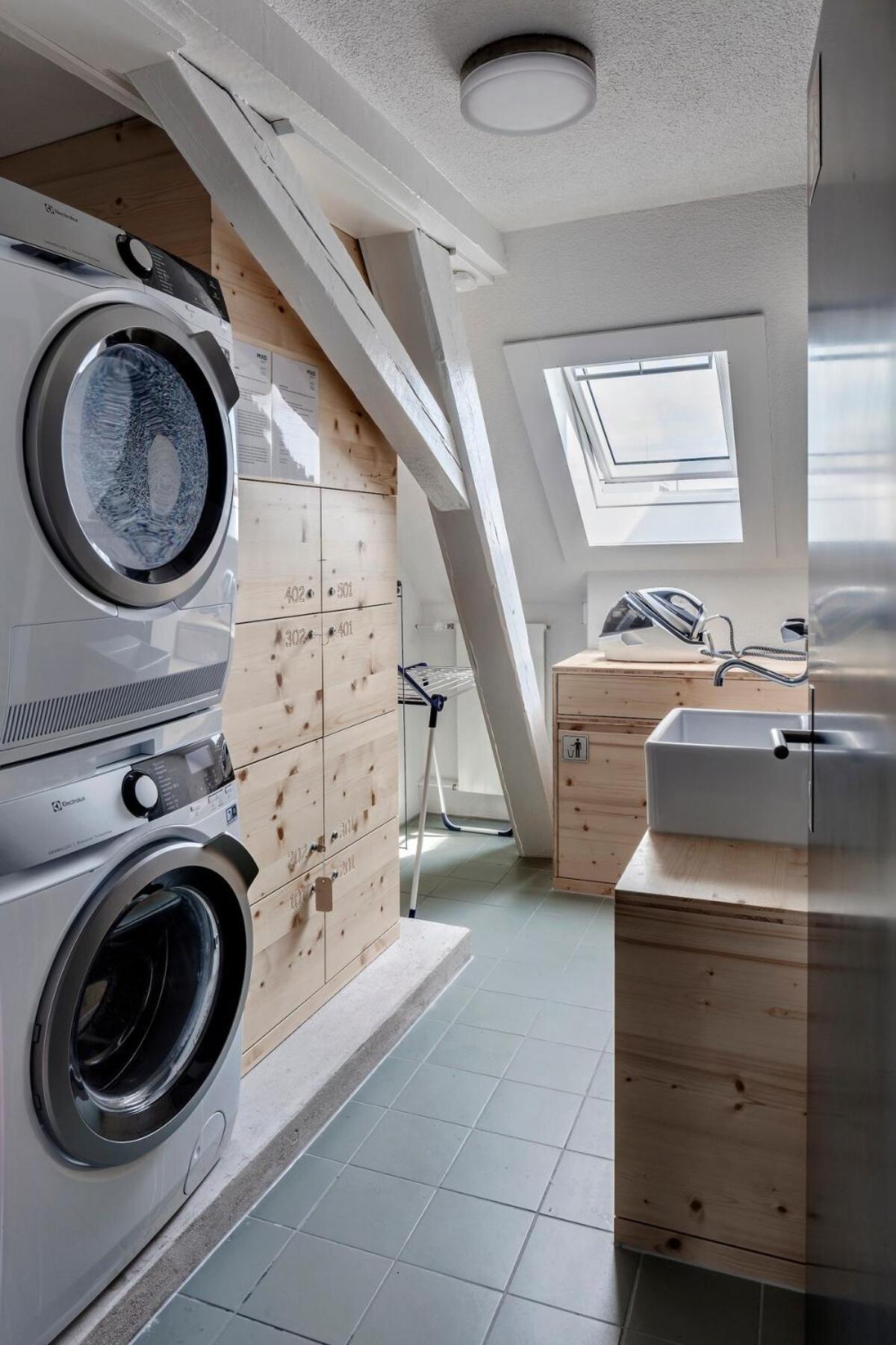 Apartment Prime With Designer Furniture In District 4 *