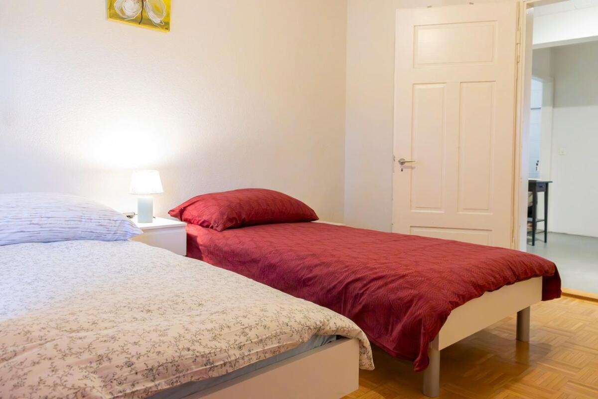 2 Bedroom Aus41-4f- 8045 *