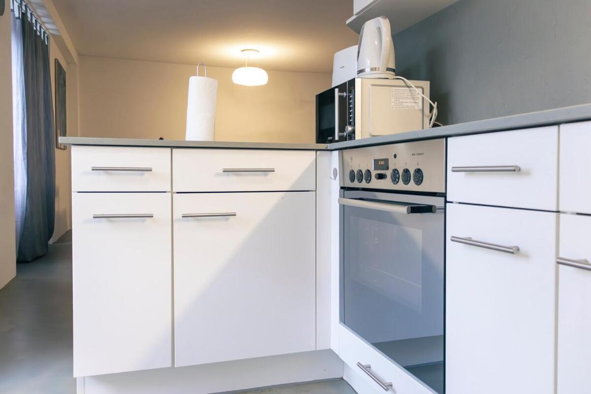 2 Bedroom Aus41-4f- 8045 Apartment