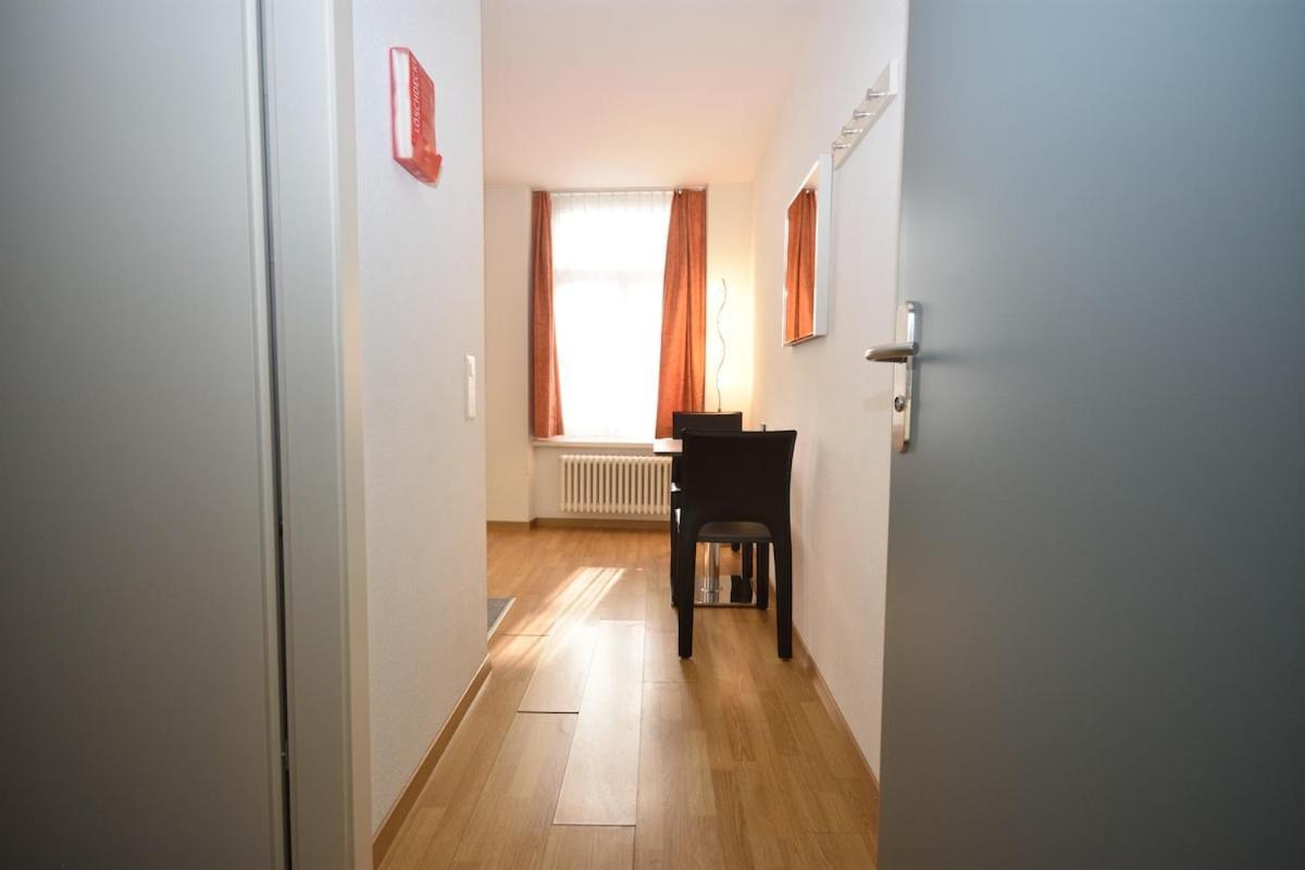 Cute In The Center - Stork 23 Apartment