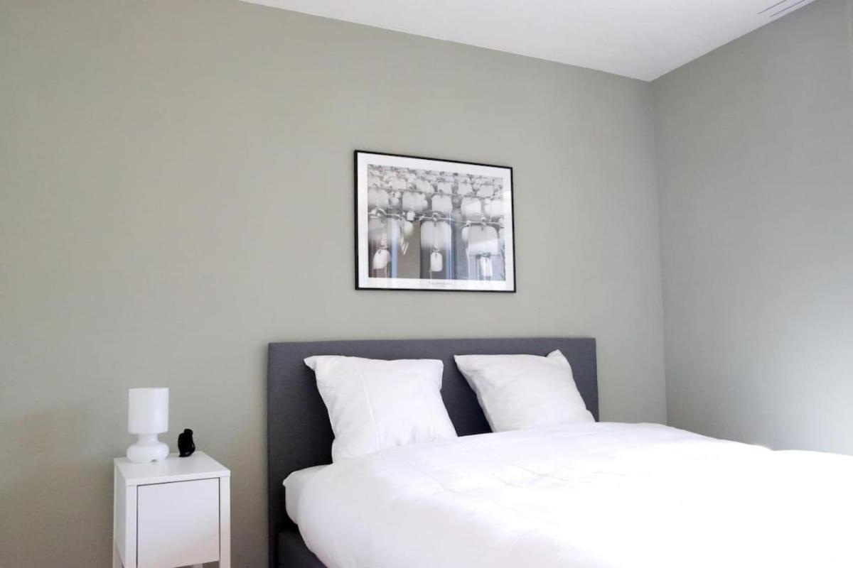 Amazing In The Centre - Art 19 *