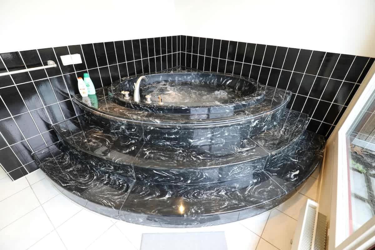 Penthouse With Jacuzzi, Sauna And Rooftop Zurich
