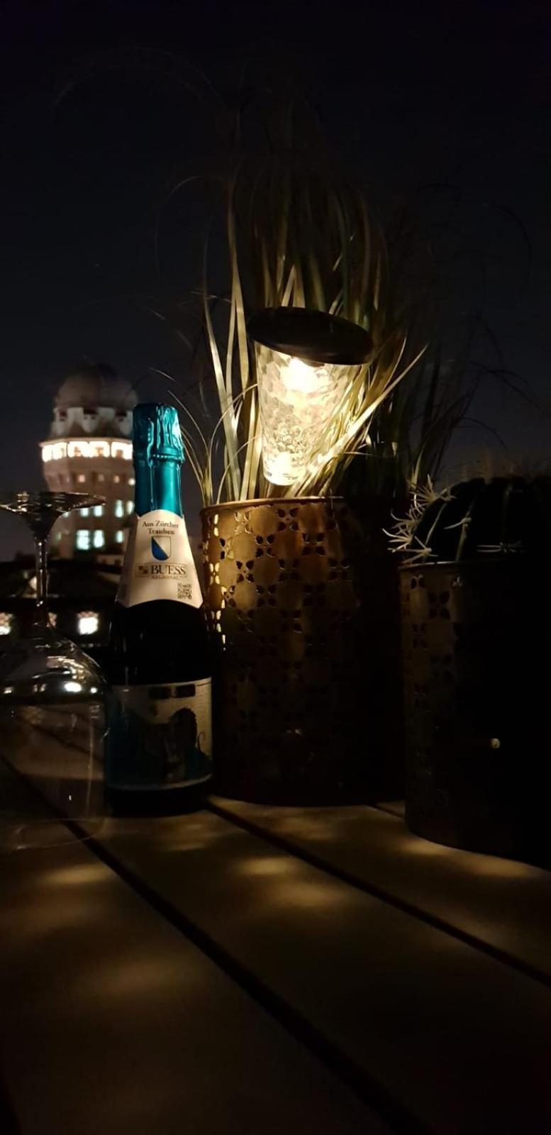 Your Summer Rooftop Apartment *