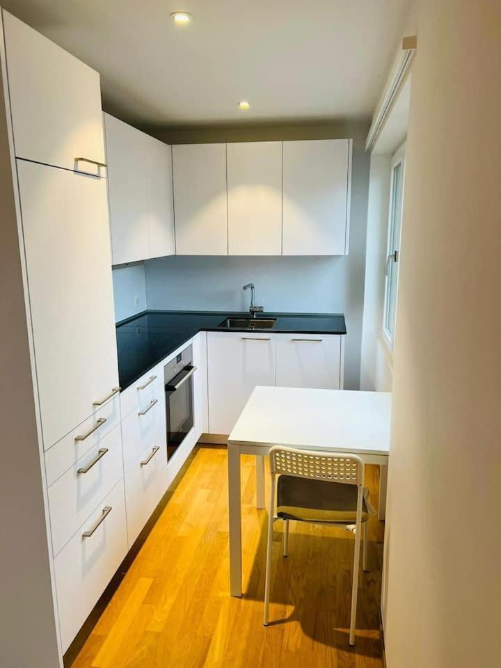 Apartment Huge 2-room With Balcony In Center Alt 151 Zurich