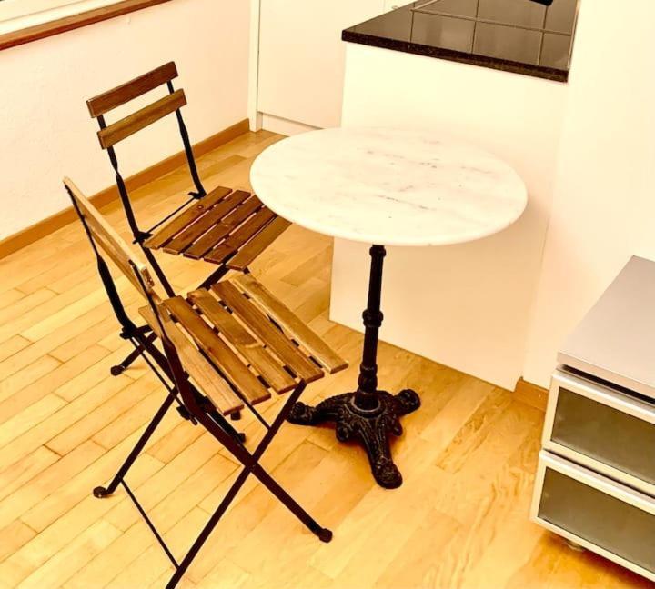 Center In Downtown With Balcony Bad Mull Apartment *