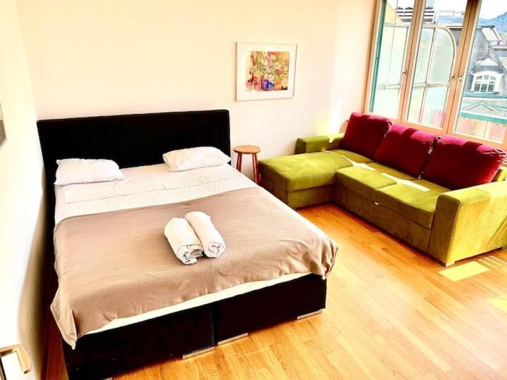 Center In Downtown With Balcony Bad Mull Zurich