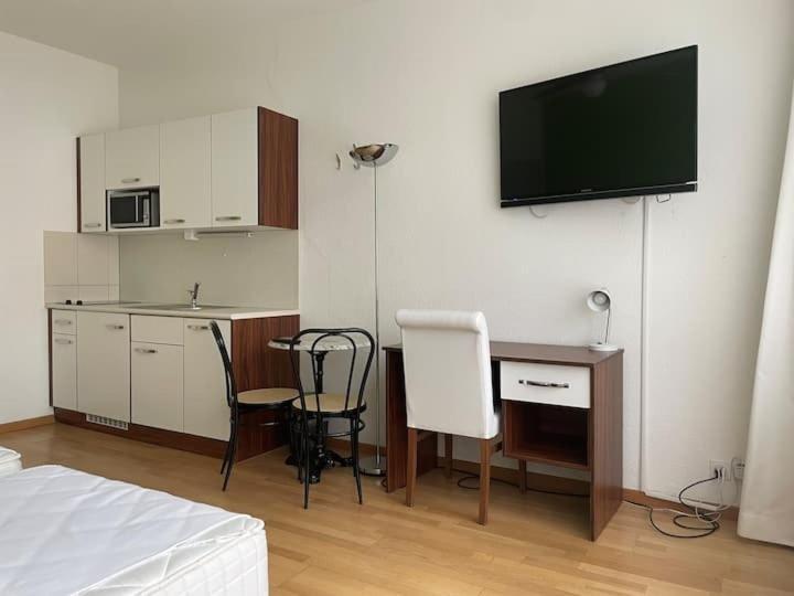 Renovated Near Sees - Self Checkin Apartment *