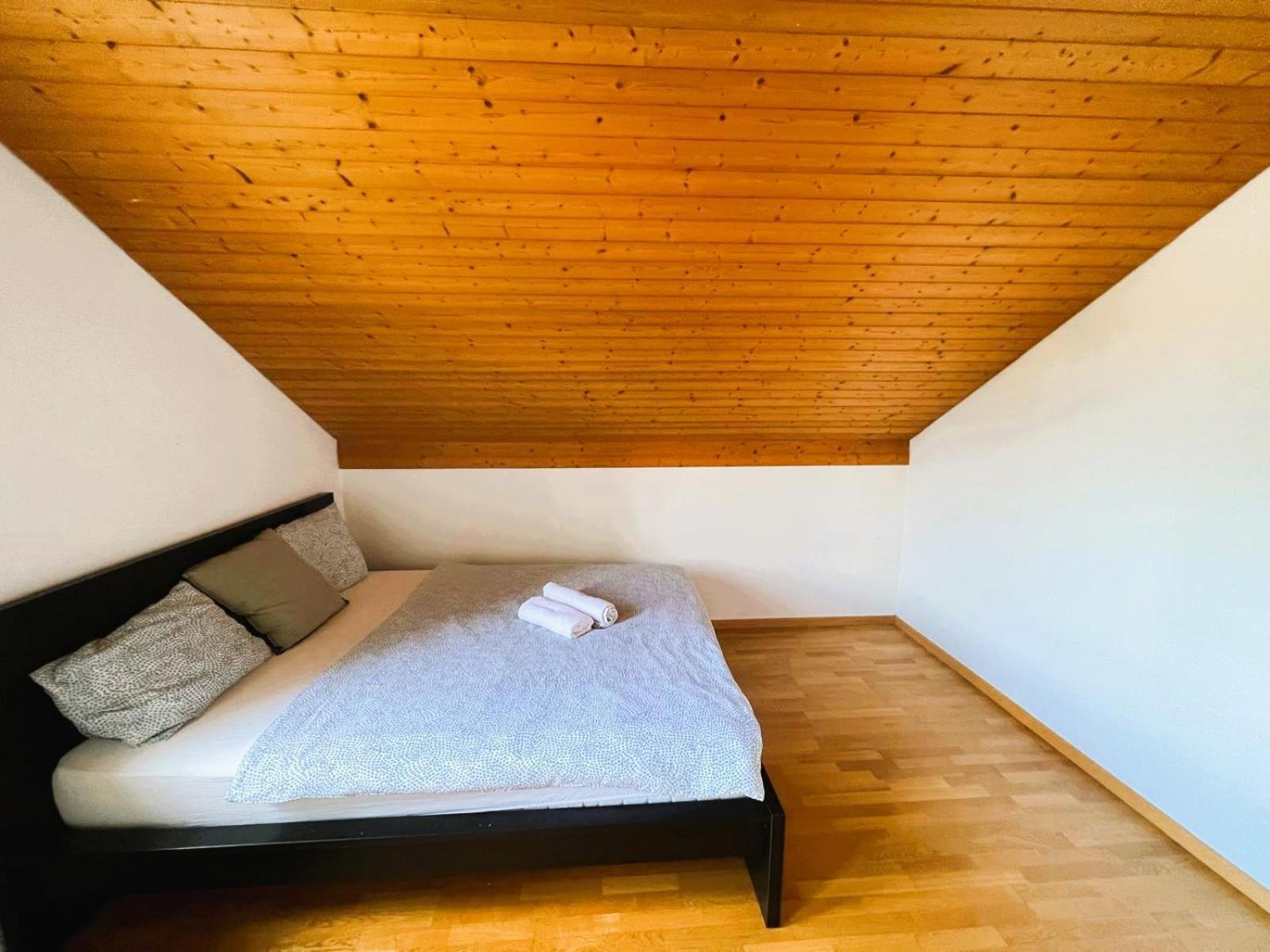 With View And Balcony In The Center Of Hwa Apartment *