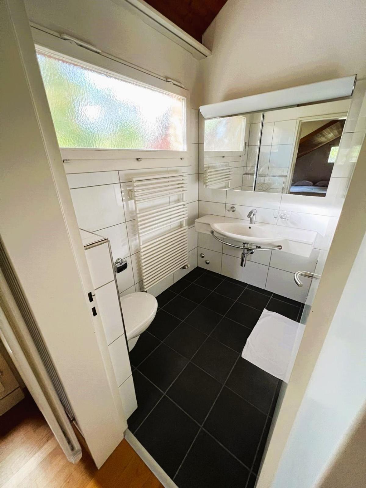 Large Flats, Hwa - Self Checkin Apartment