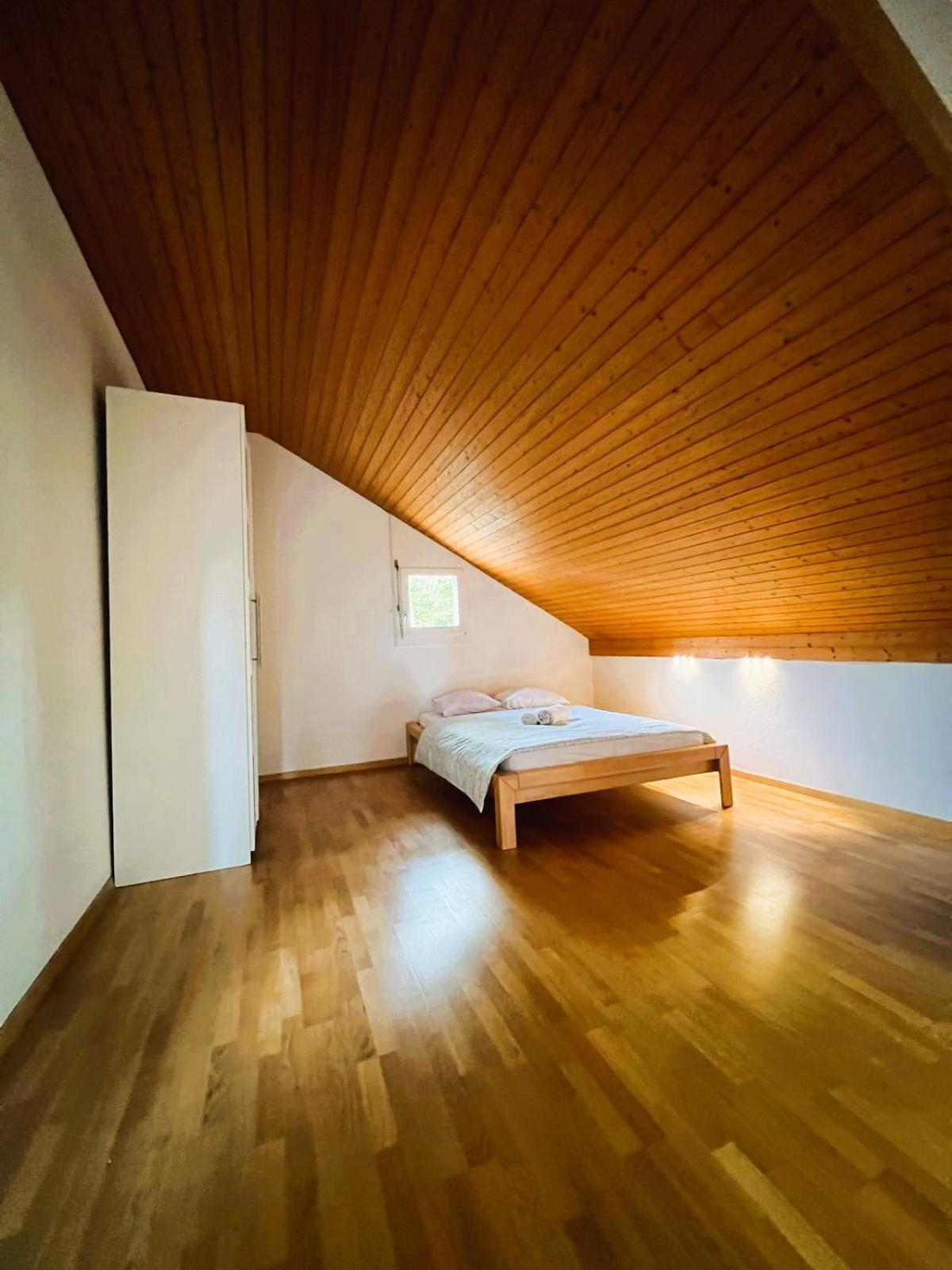 With View And Balcony In The Center Of Hwa * Zurich