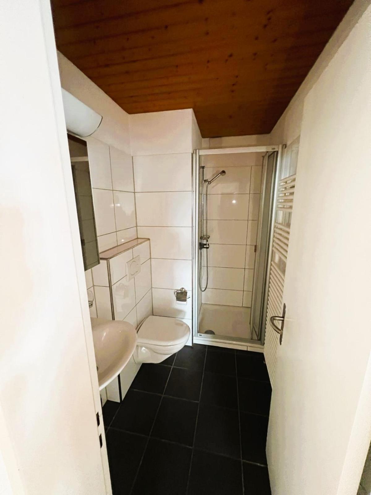 Large Flats, Hwa - Self Checkin Apartment