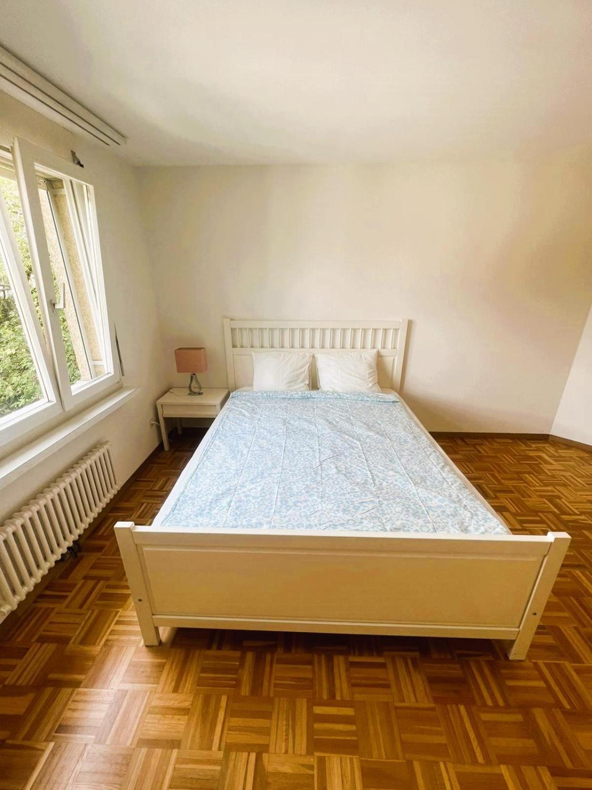 Apartment With View And Balcony In The Center Of Hwa Zurich