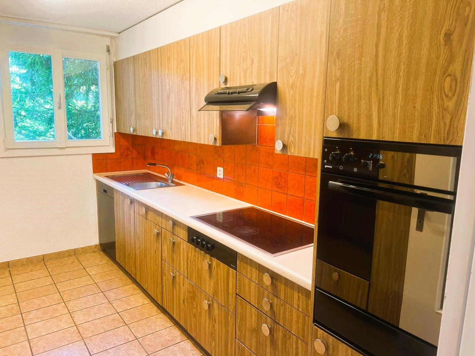 With View And Balcony In The Center Of Hwa Apartamento