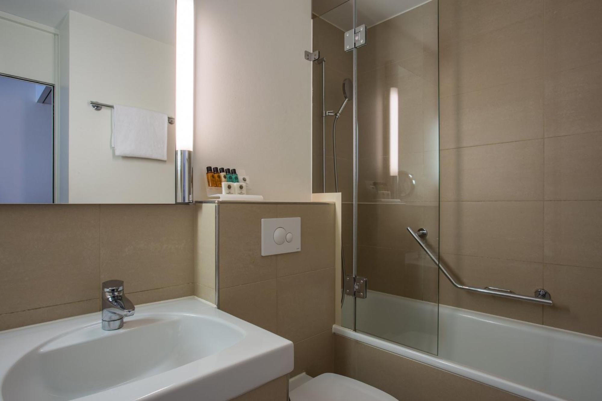 Hotel Crowne Plaza By Ihg 4*
