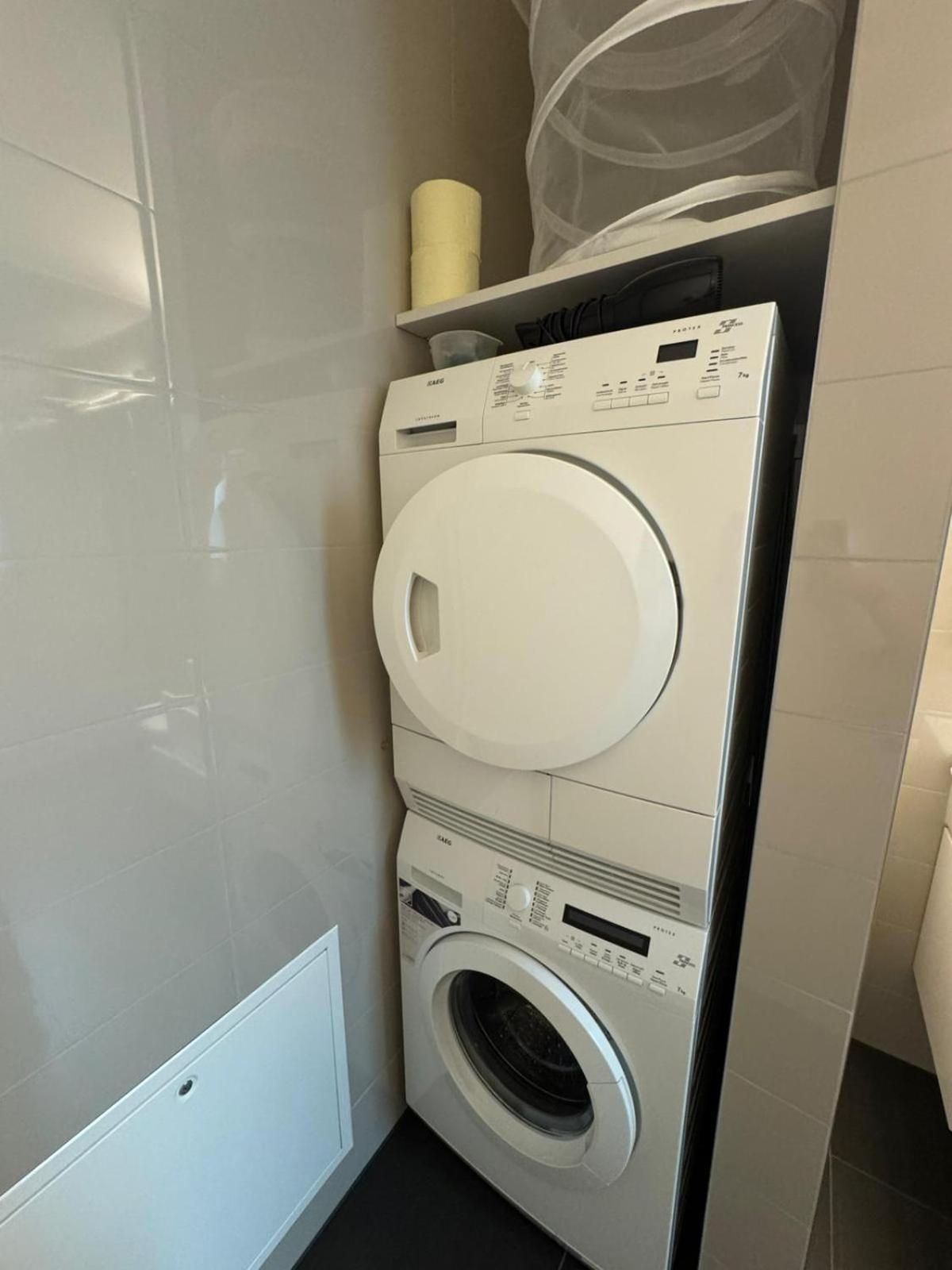 Station Apartment, 2 Bedroom & Sofabed * Zurich