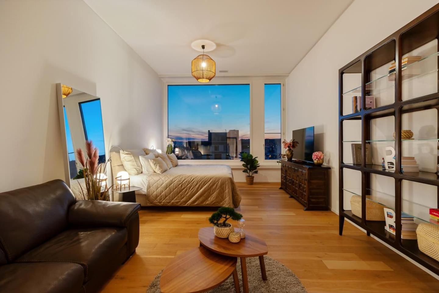 Btqleadingluxurypenthouse&garage