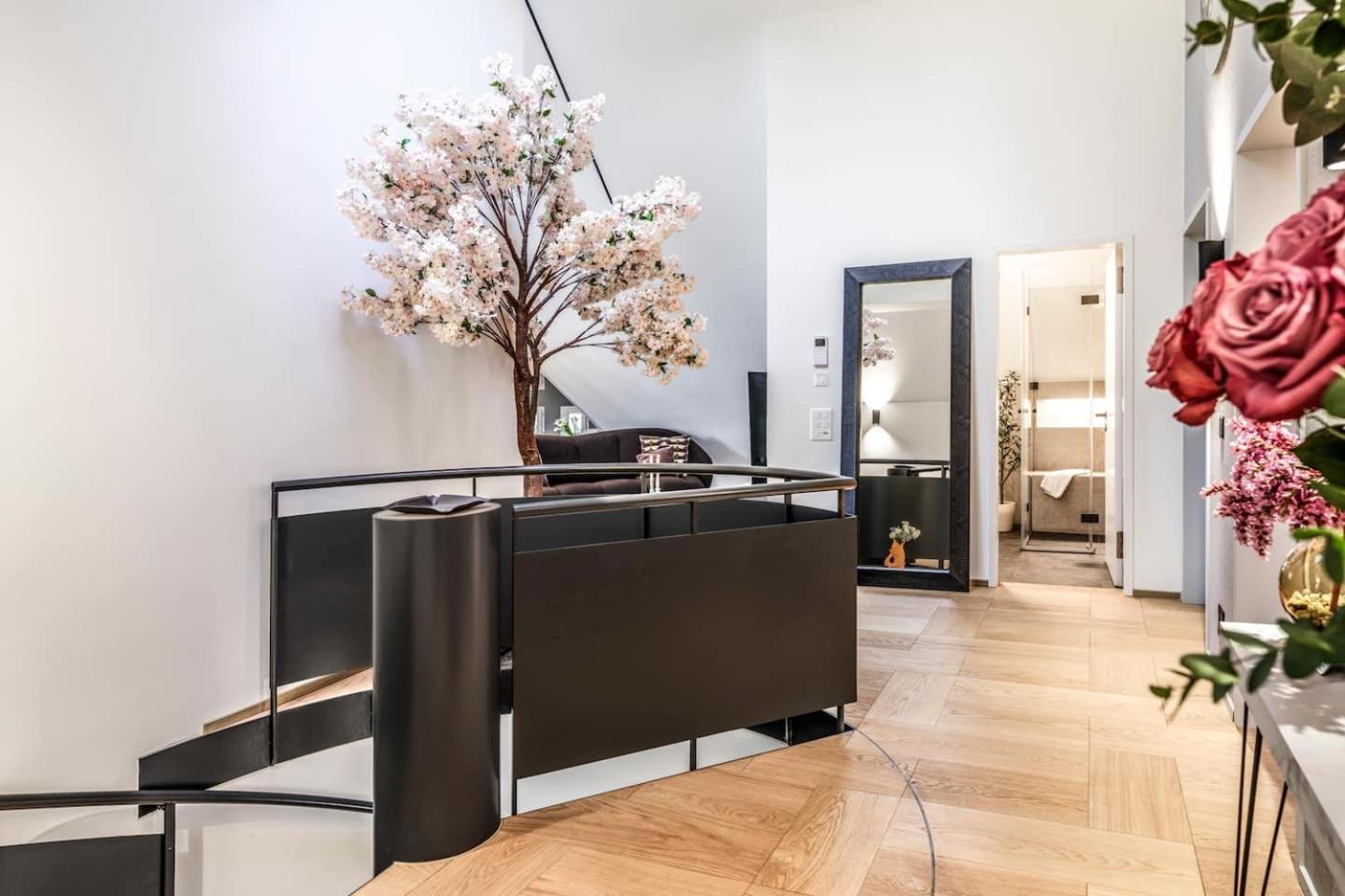 Bahnhofstrasse Designer Penthouse Private Rooftop * Zurich