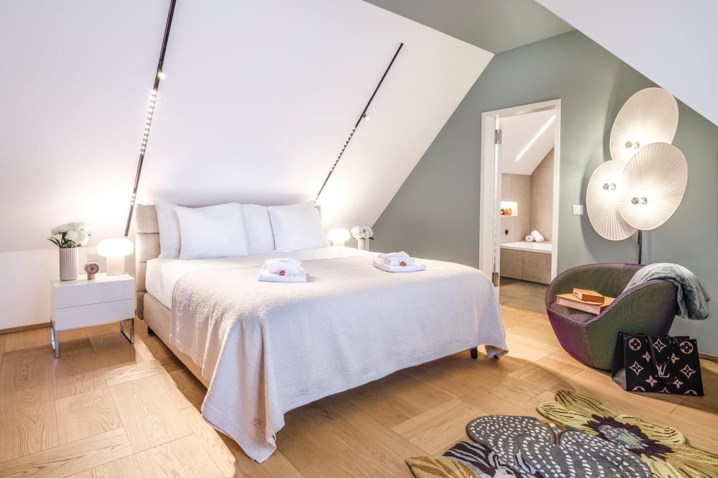 Bahnhofstrasse Designer Penthouse Private Rooftop Apartment Zurich