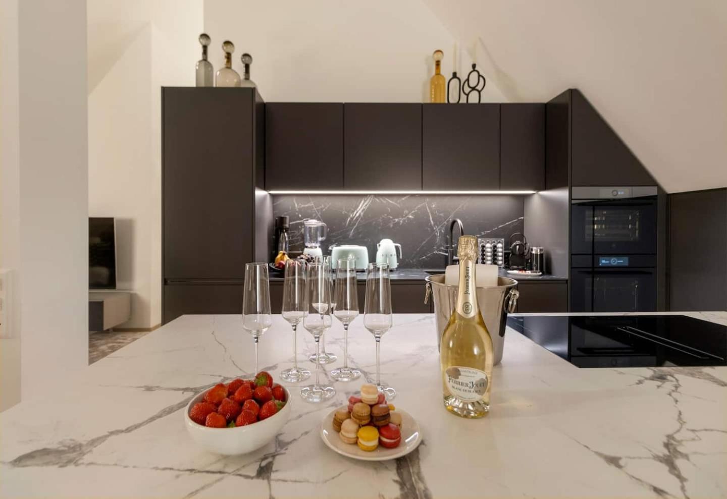 Bahnhofstrasse Designer Penthouse Private Rooftop Apartment Zurich