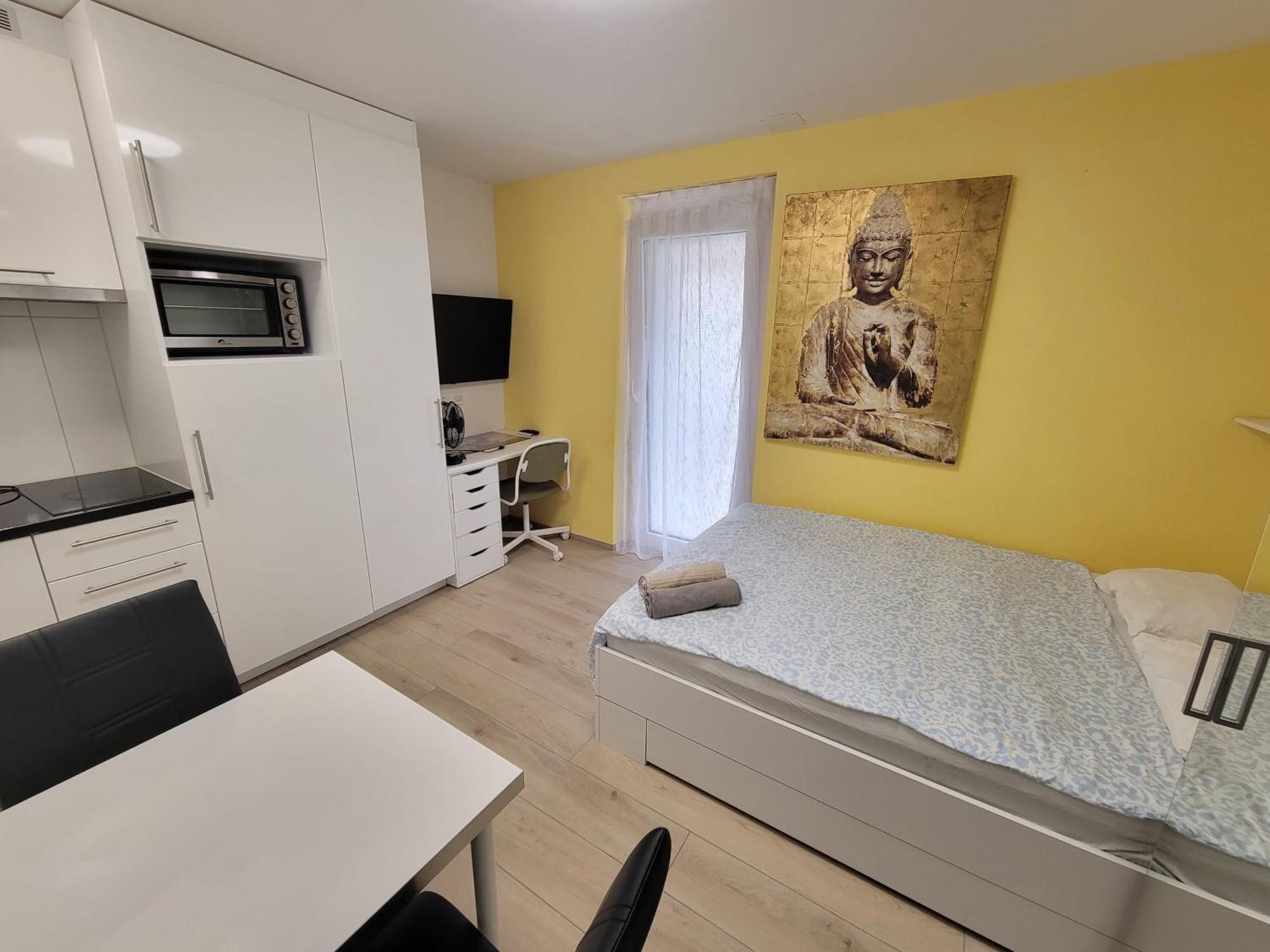 Center Downtown With Balcony Erlach - Self Checkin Apartment Zurich