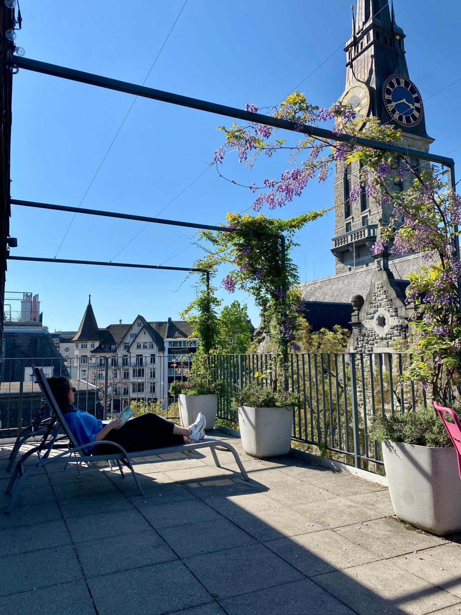 Josephine's - Women Only With Rooftop And Community Area