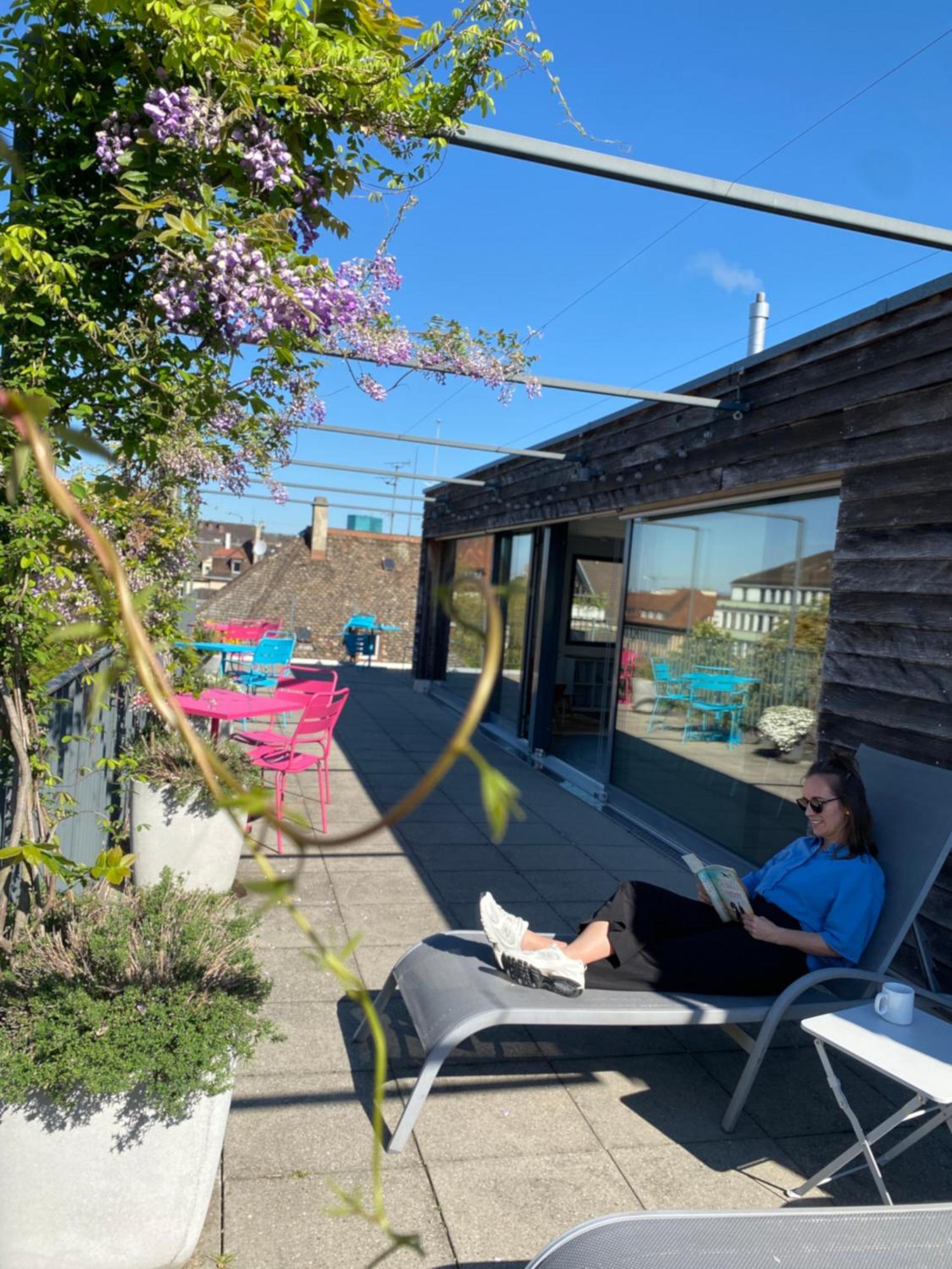 Josephine's - Women Only With Rooftop And Community Area Guest house