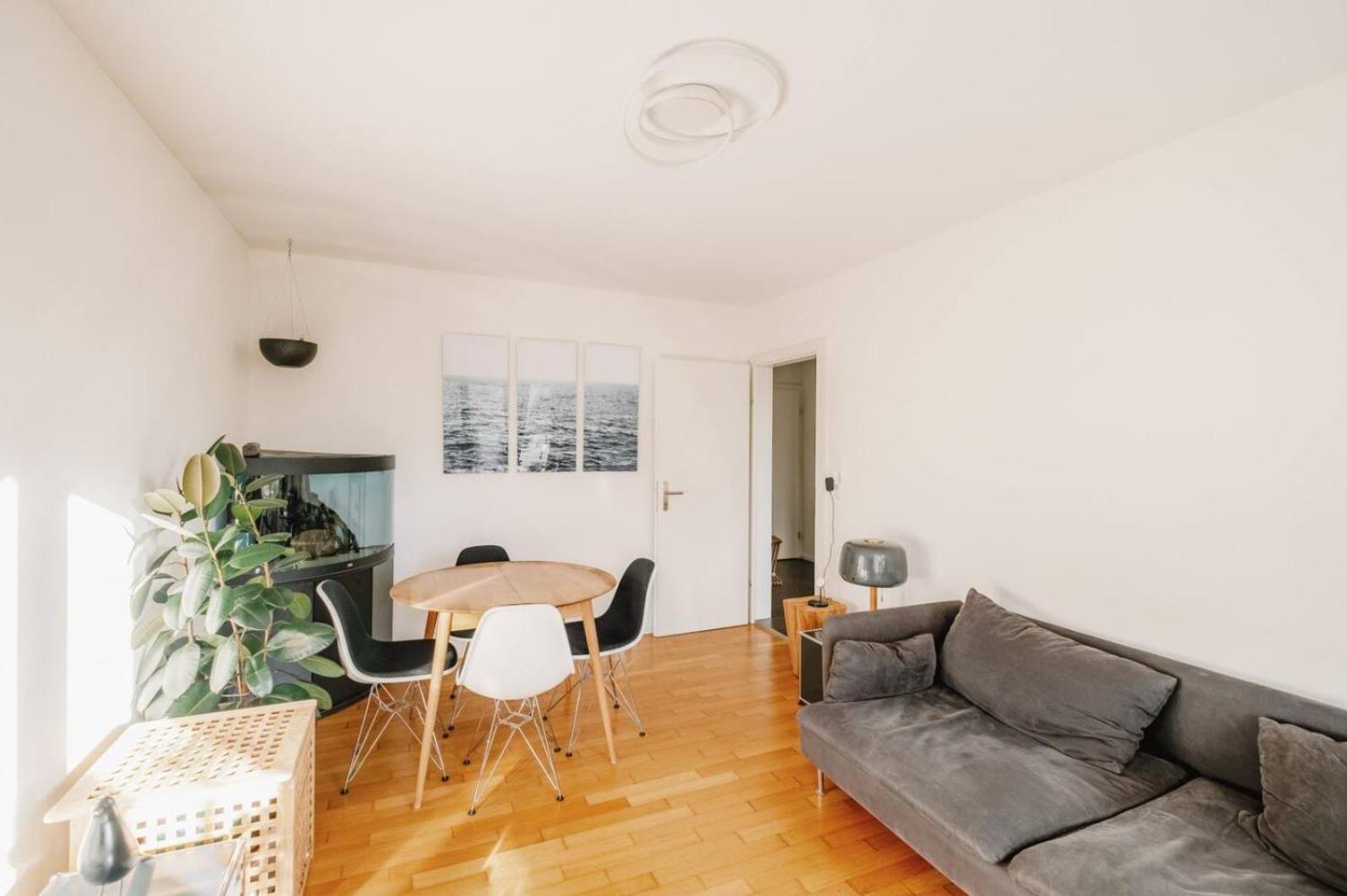 Modern With Balcony In Center A Hoh - Self Checkin Apartment