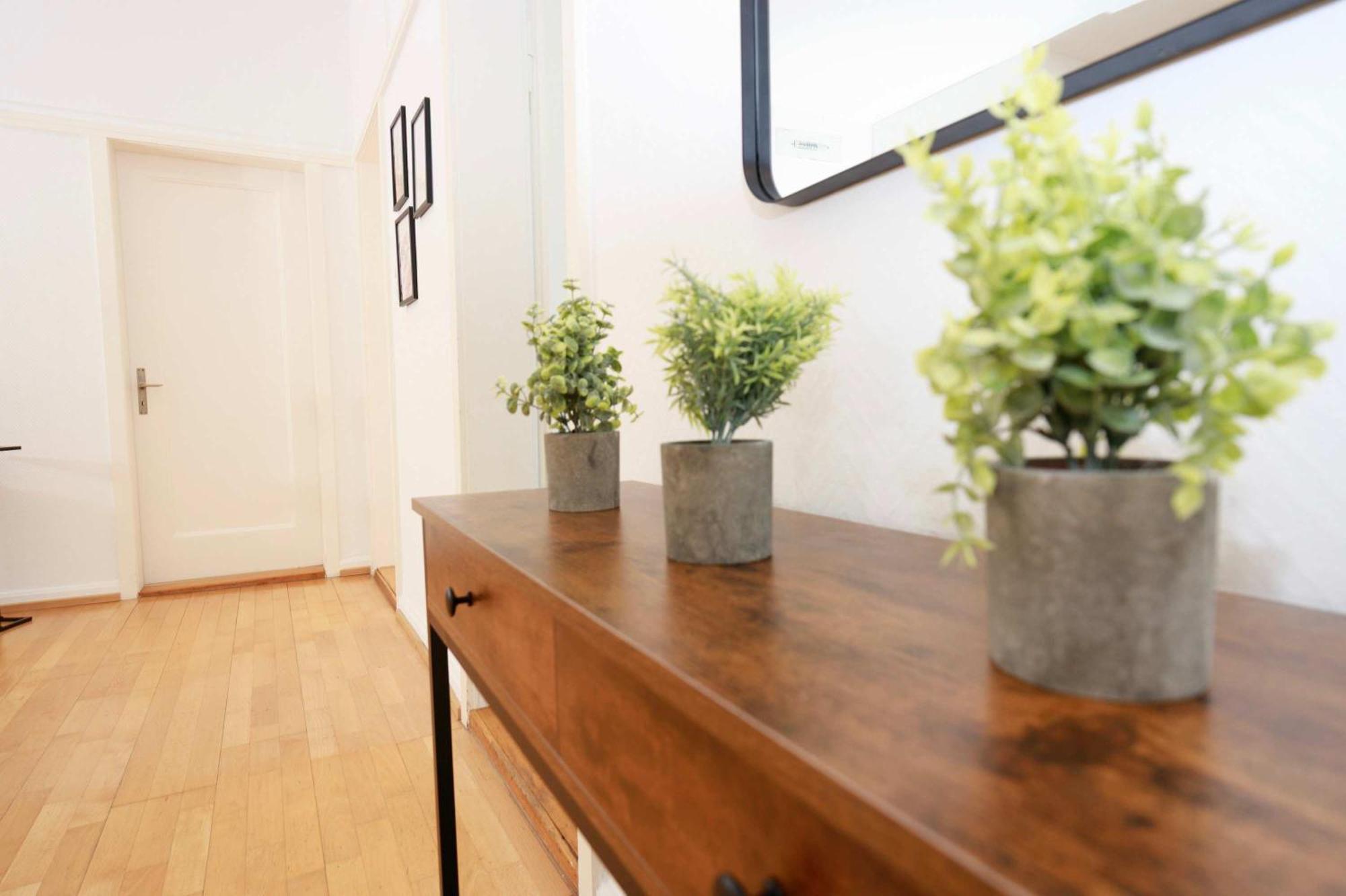 Gem Steps To Tram Family & Group Apartment Zurich