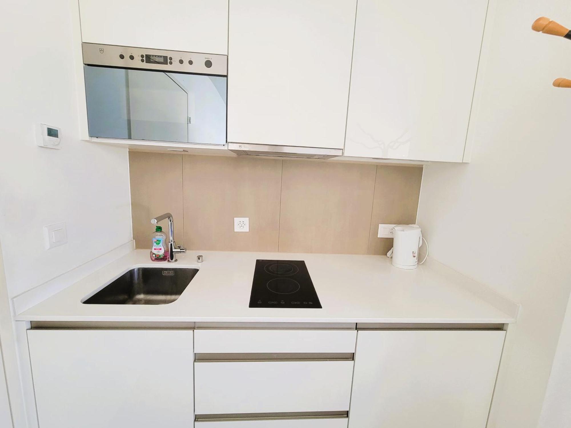 Modern With Balcony In Center A Hoh - Self Checkin Zurich