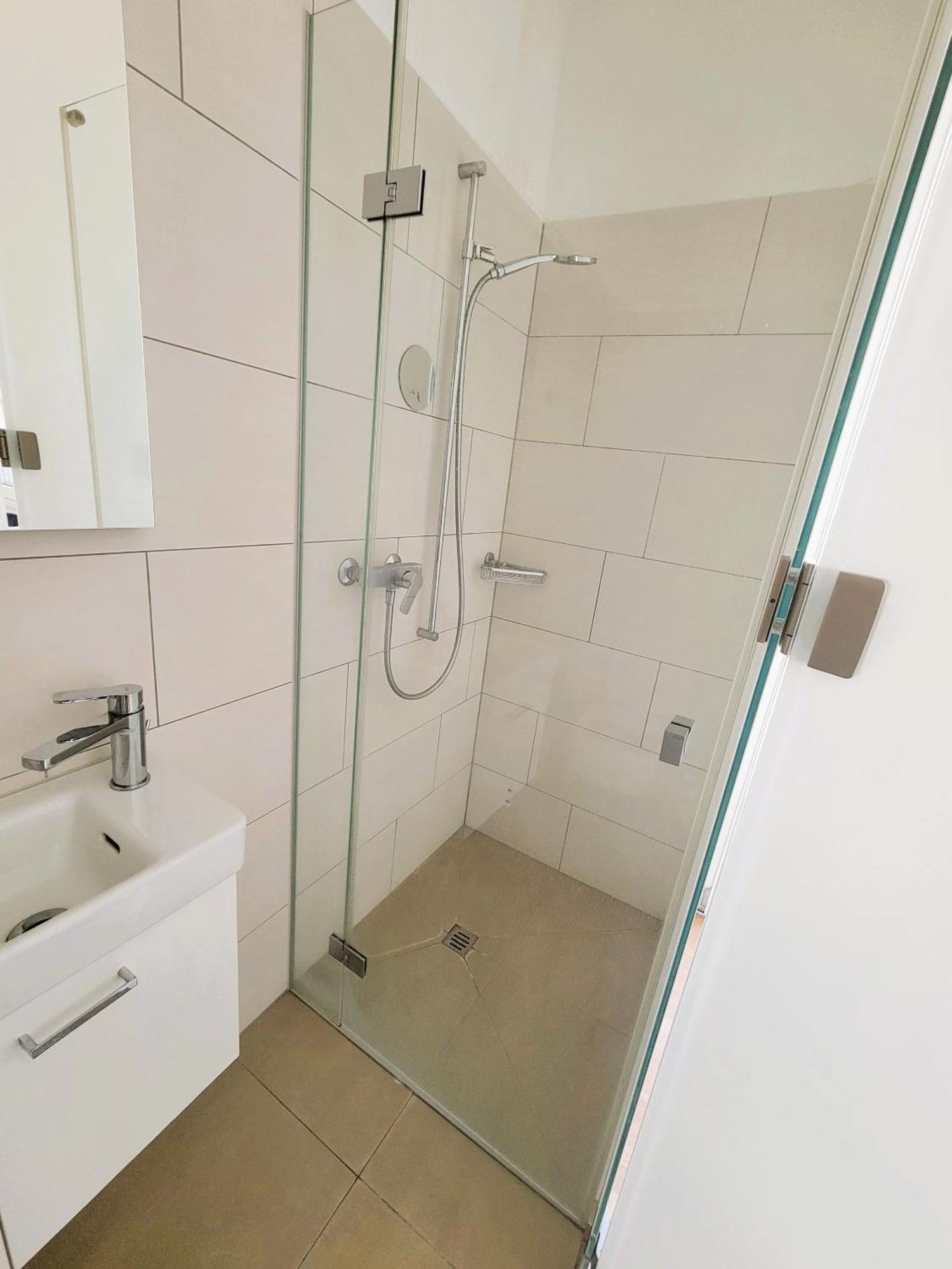 Modern With Balcony In Center A Hoh - Self Checkin Zurich