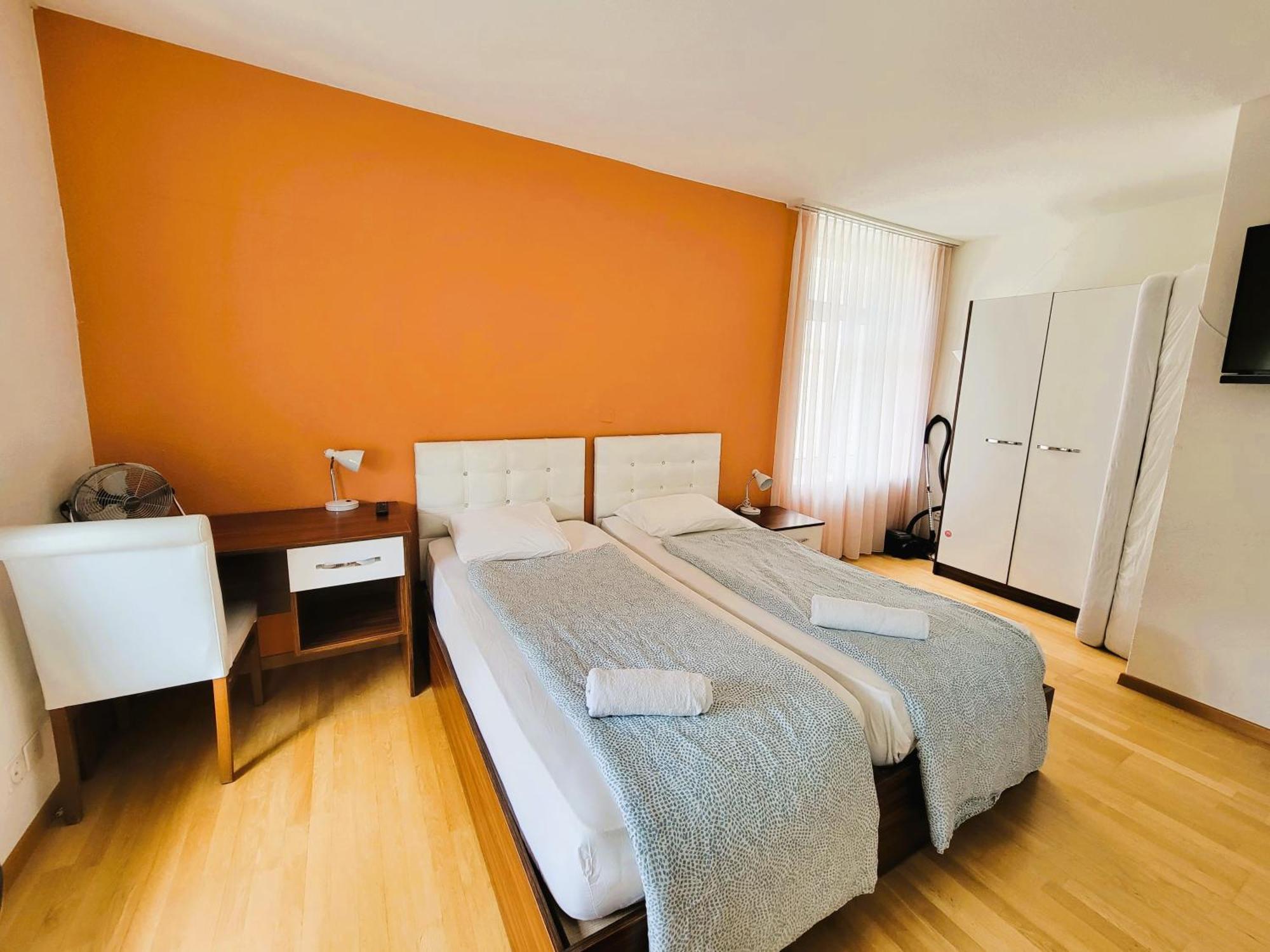 Renovated Near Sees - Self Checkin Apartment