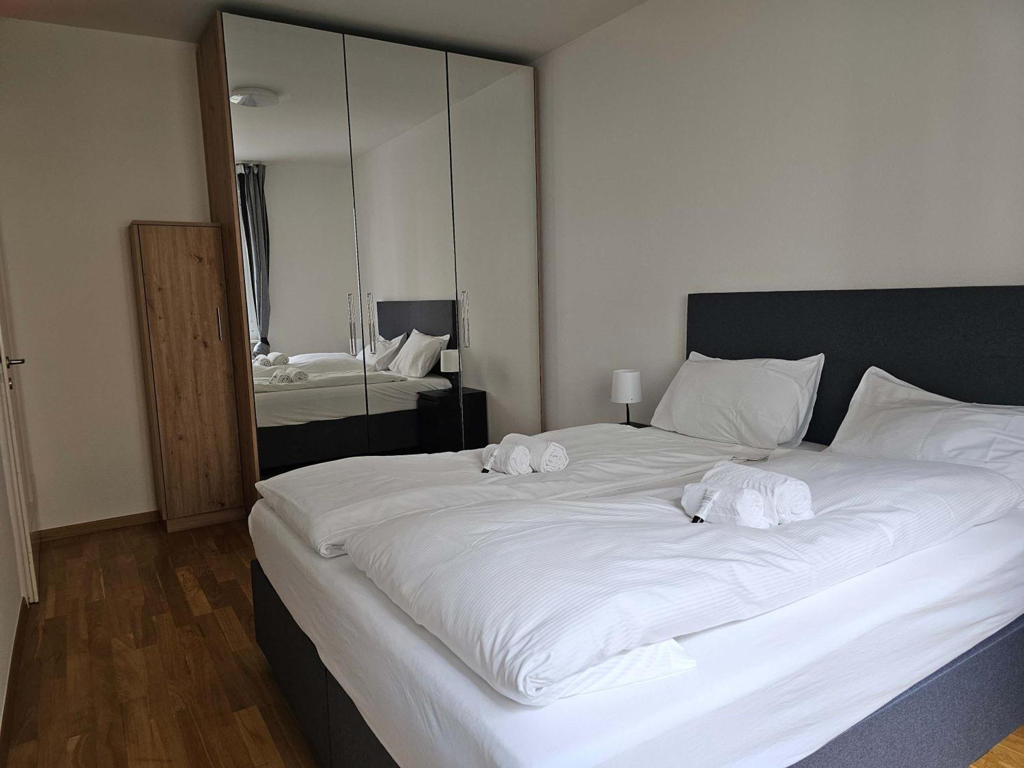 Downtown Dream 3 5Br With Balcony And Style Ba21