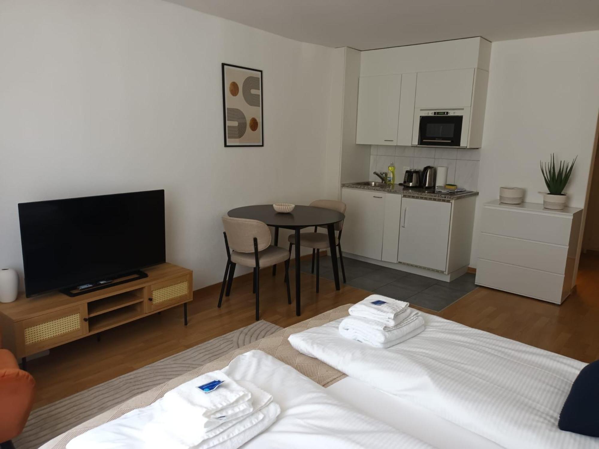 At Famous Storchengasse - Stork 44 *