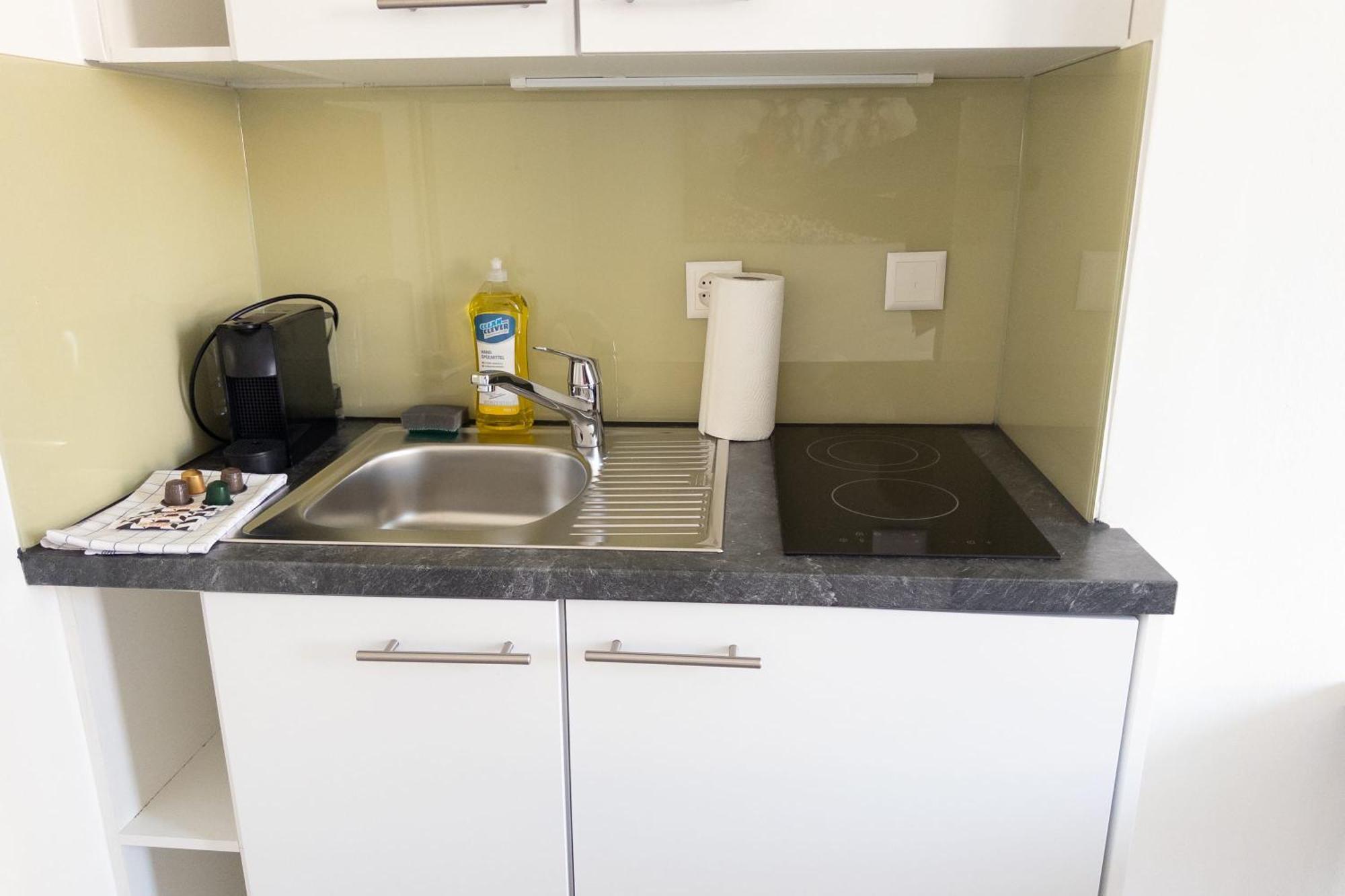 Cozy With Balcony In The Be37 Apartment *