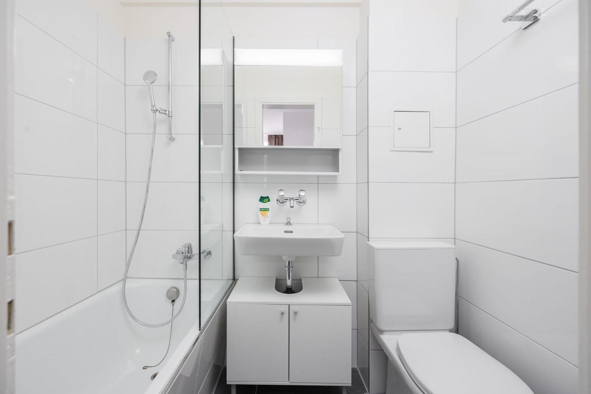 Cozy With Balcony In The Be37 Zurich