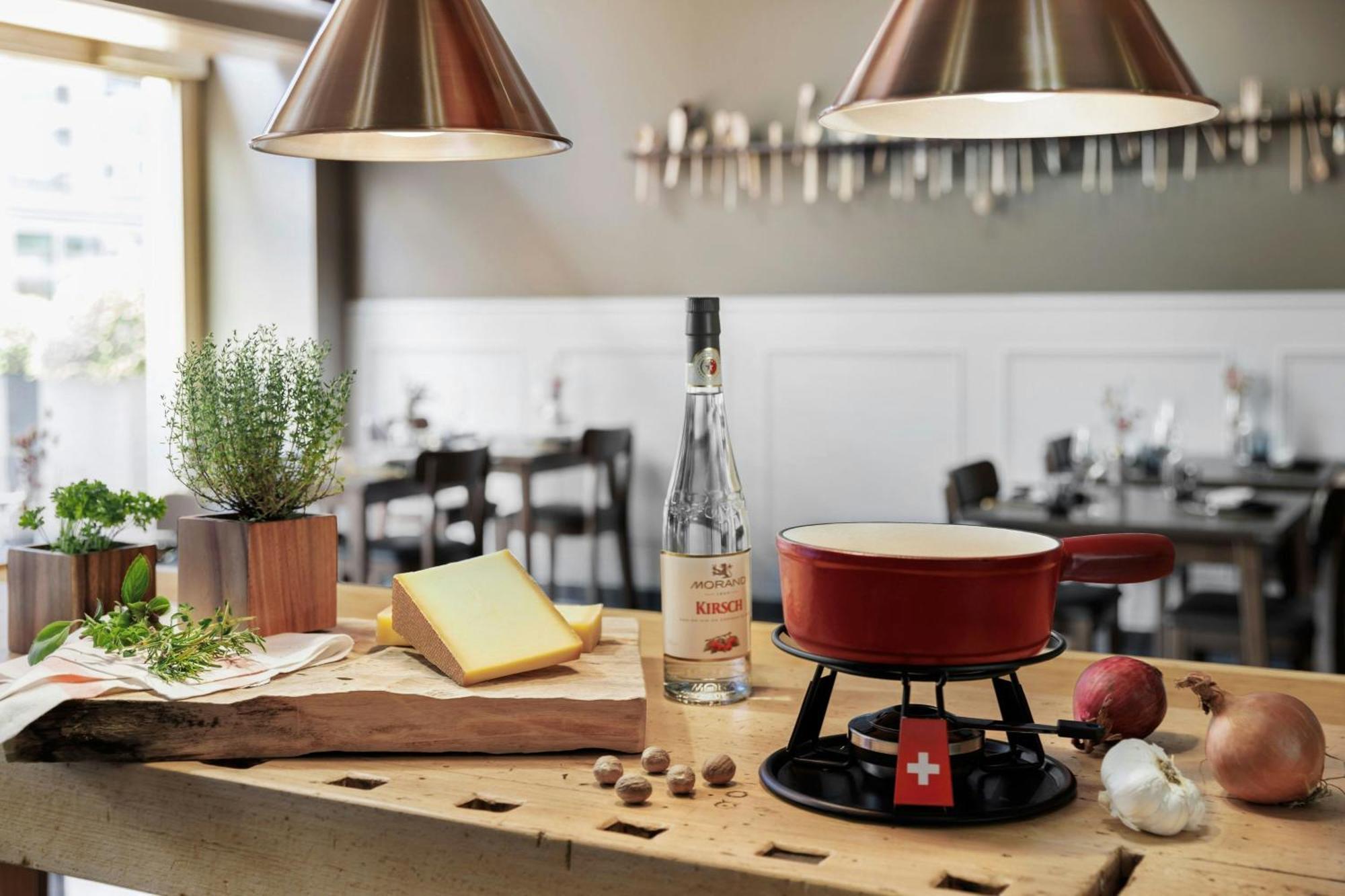 Hotel Renaissance Tower 5*