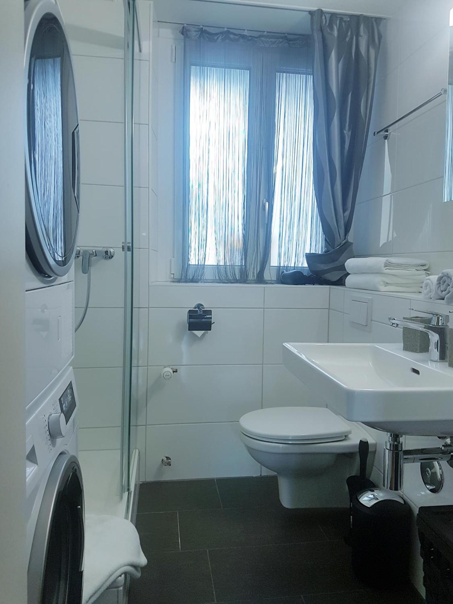 Hotel Grande With Kitchen Dish Washer, Dryer Washer *