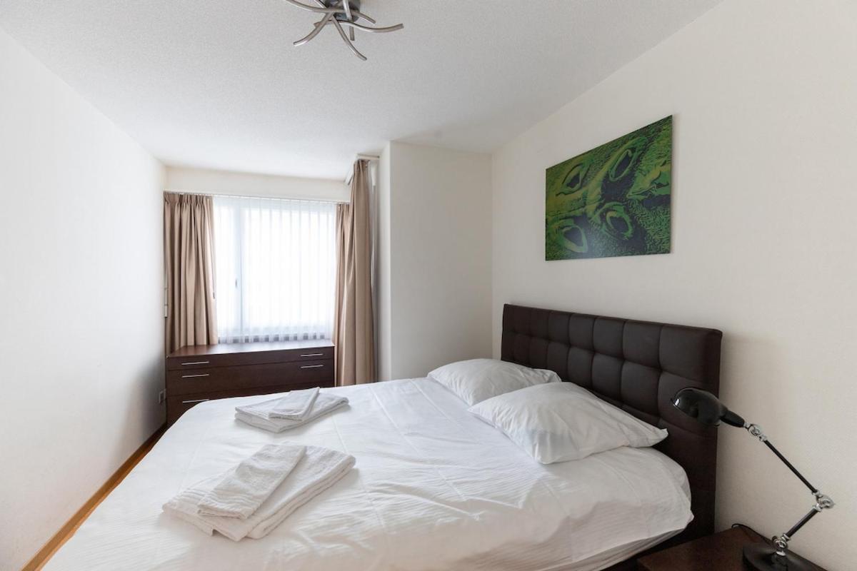 1br Near And Very - Hoesch 13 *