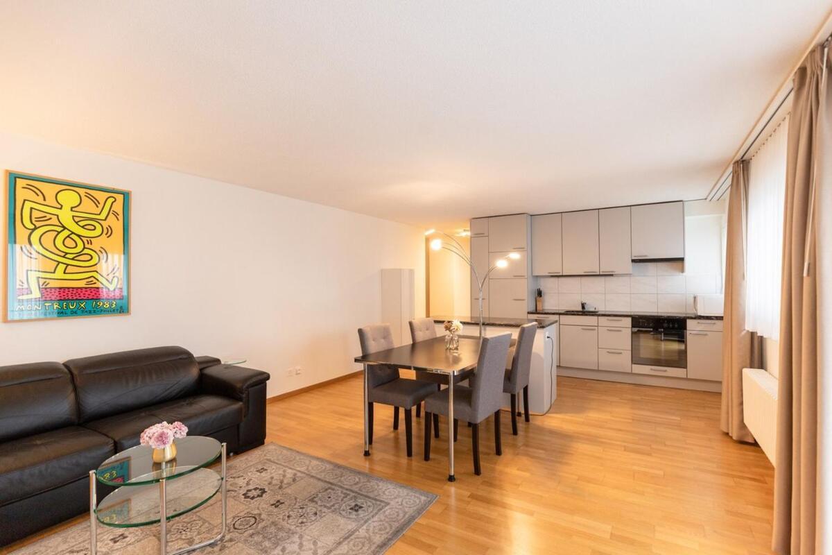 1br Near And Very - Hoesch 13