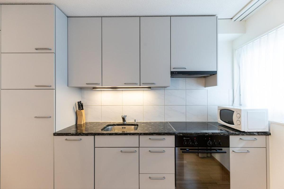 1br Near And Very - Hoesch 13