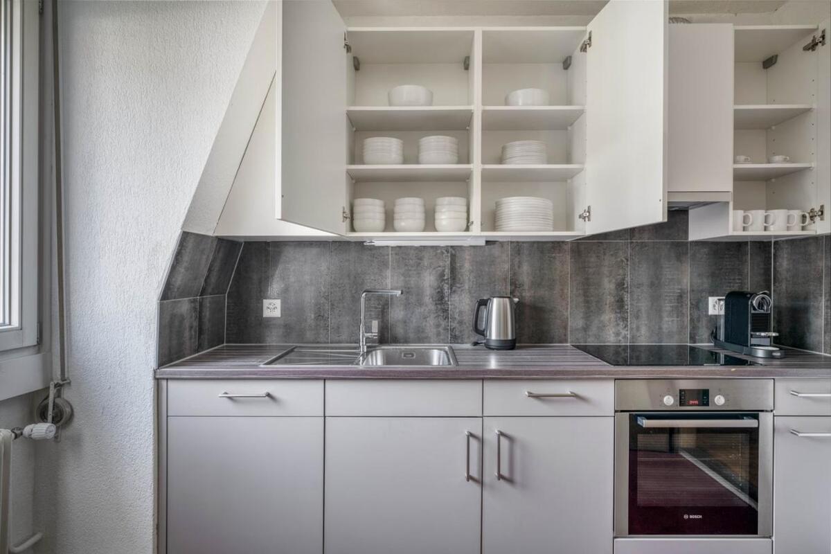 Azure - Free Parking * Zurich