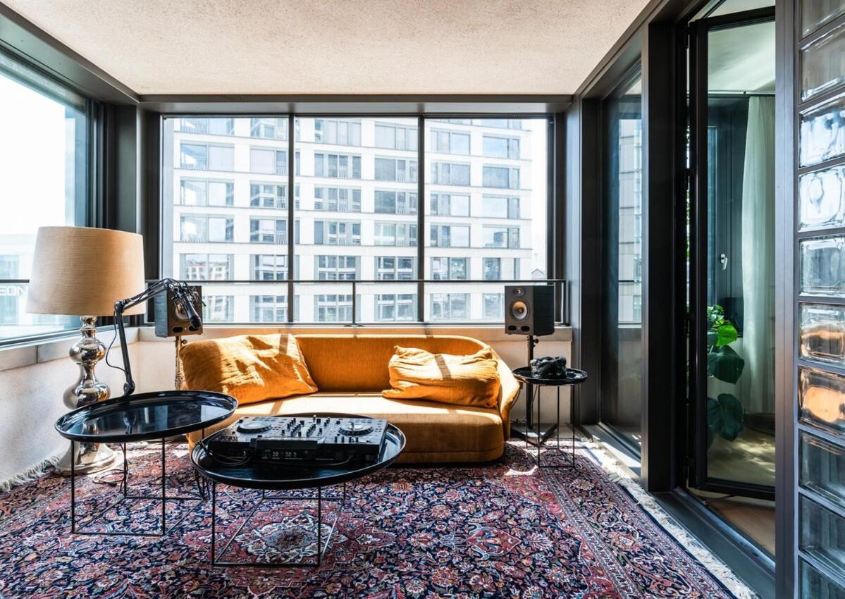 Art Loft Downtown Apartment