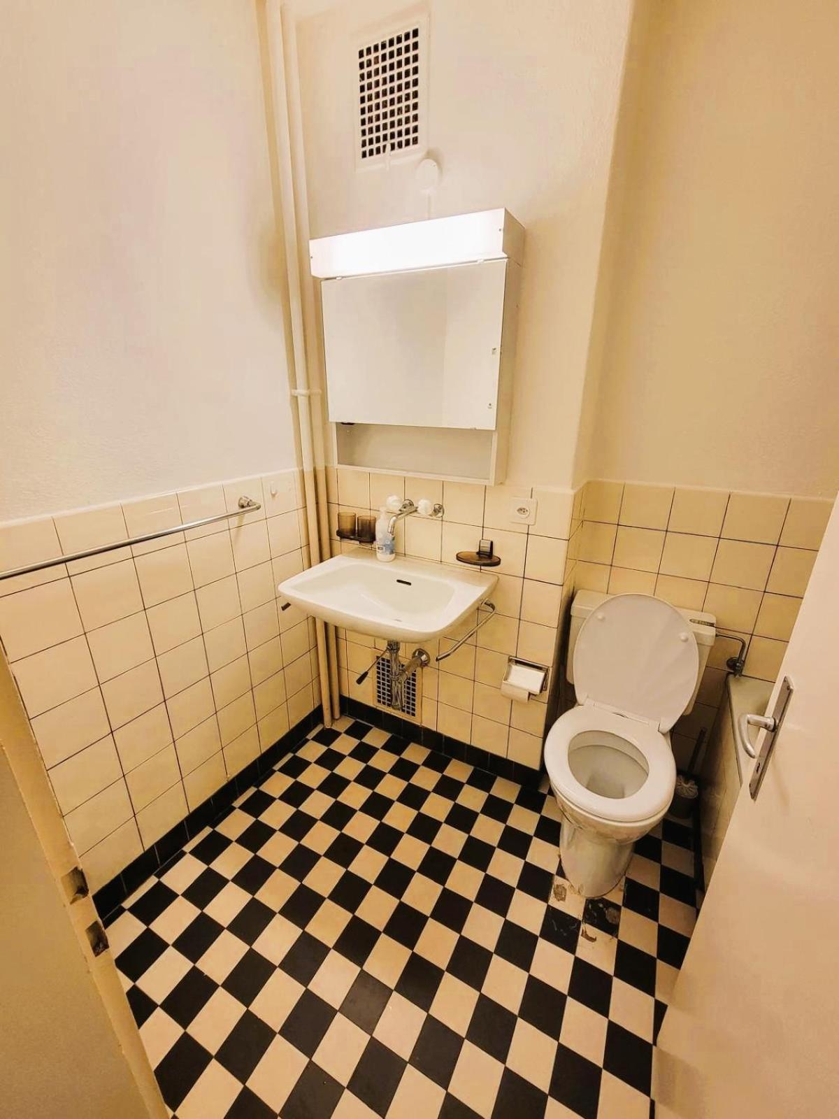 Center Flats With Balcony & Garden View Rigi - Self Checkin Apartment