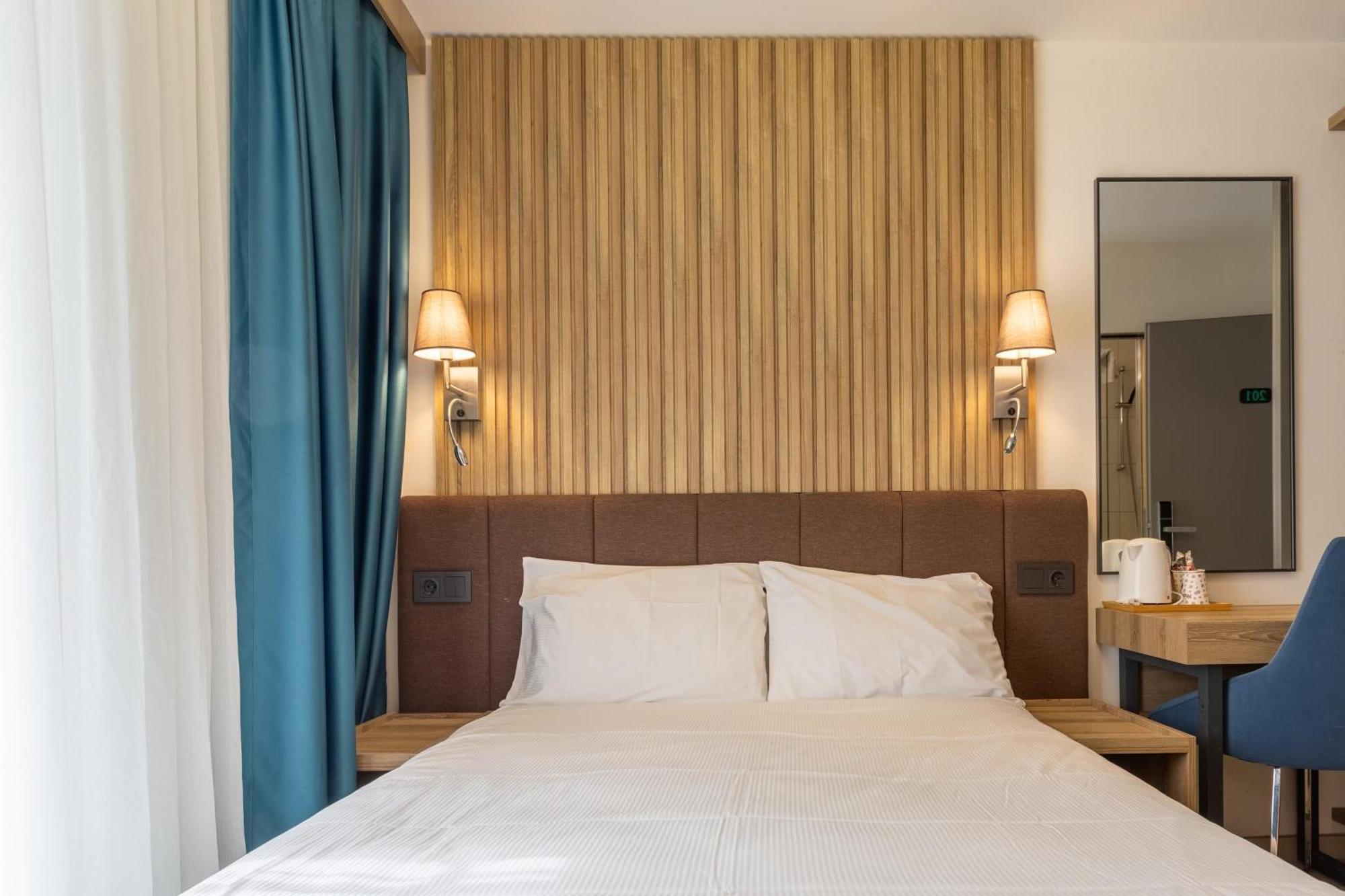 Hotel Nani 2*