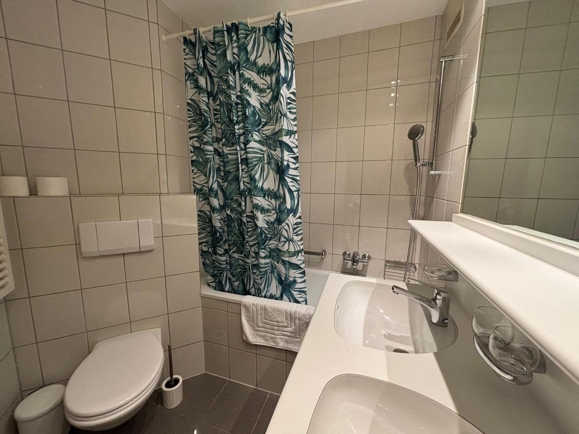 Apartment 1br Near - Joy St3 R *