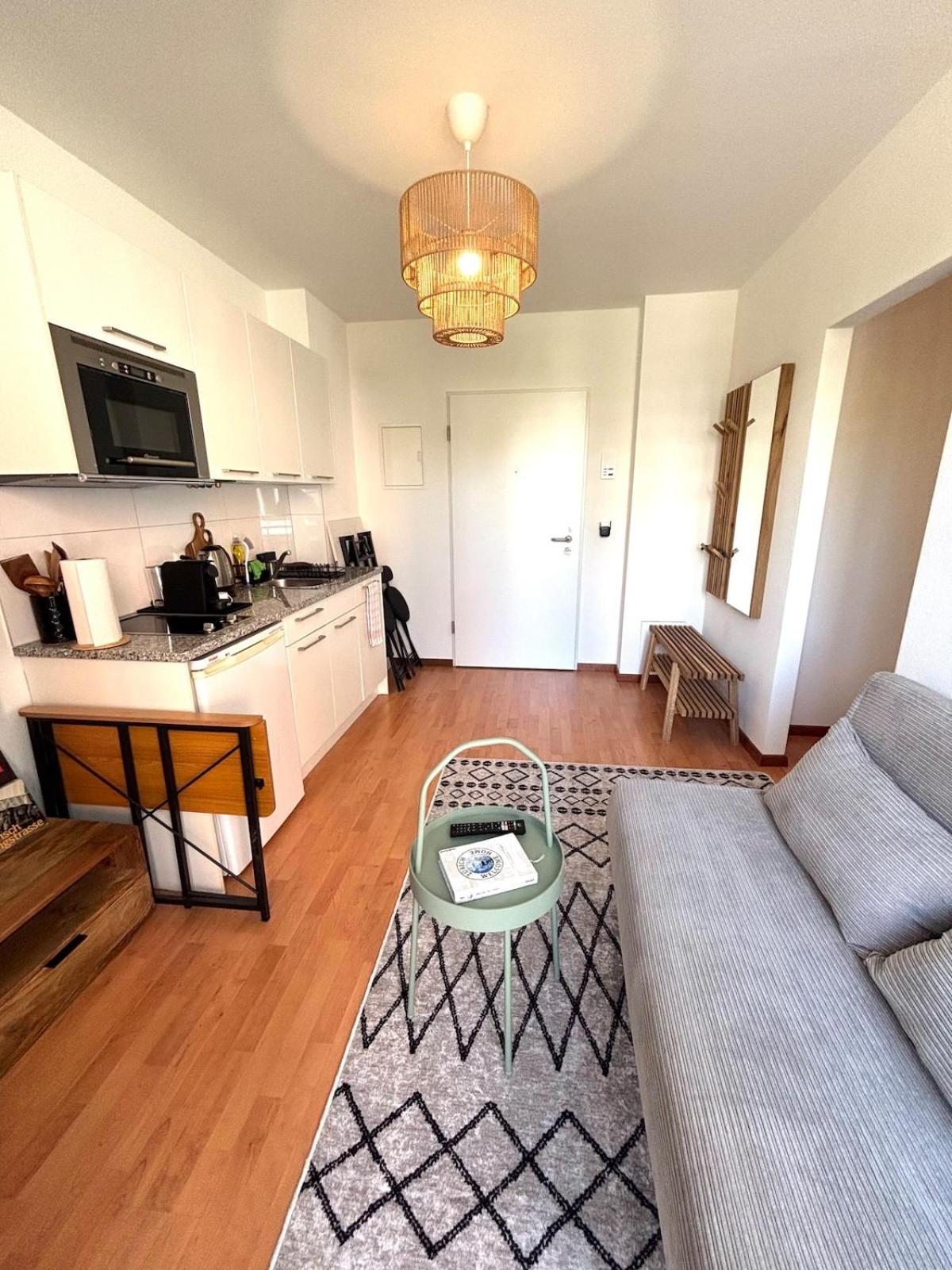 Helle Im Herzen Von 24h Checkin Zurich