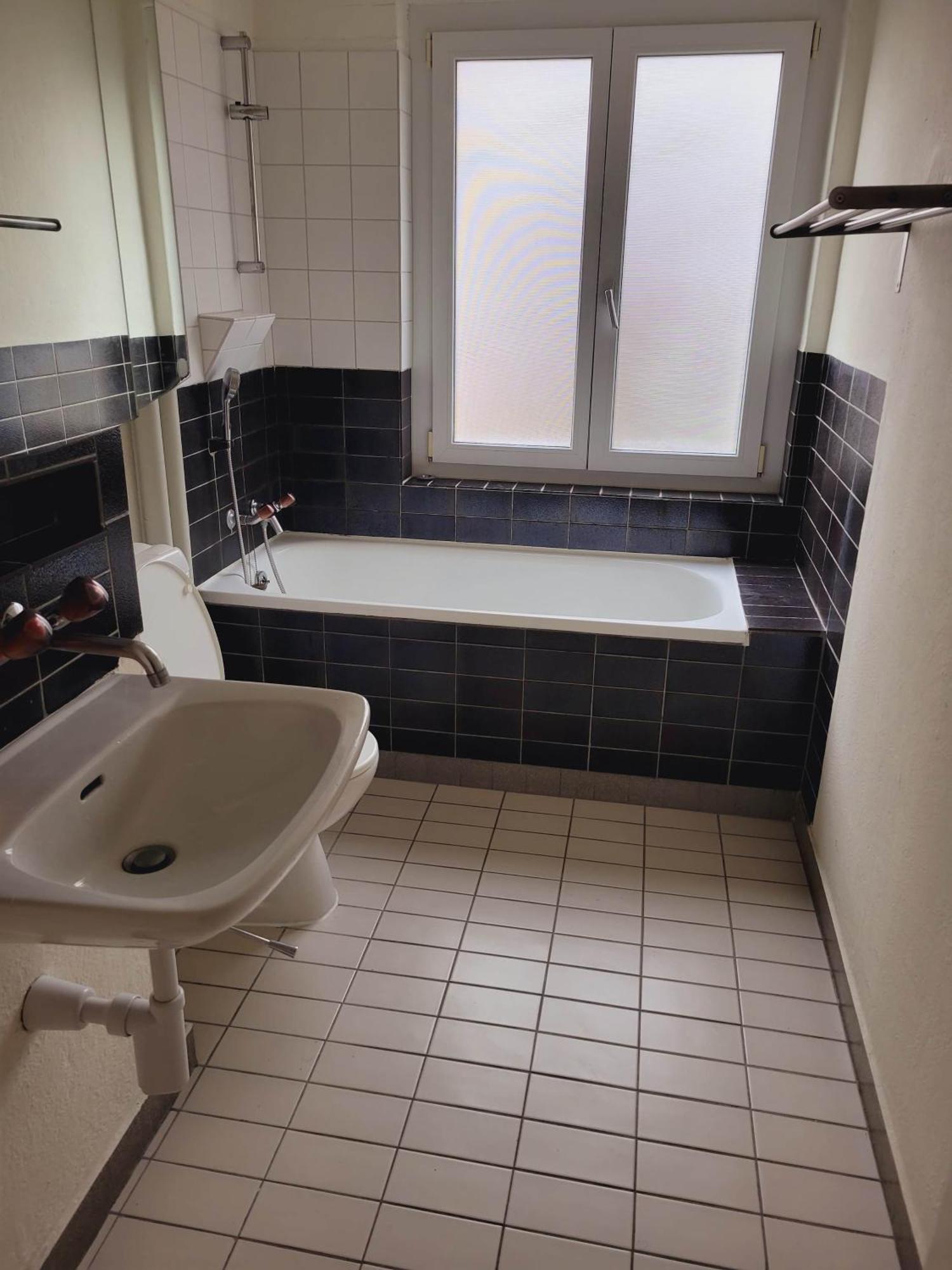 Apartment 5-bed Huge Flat In - Schurgi - Self Checkin