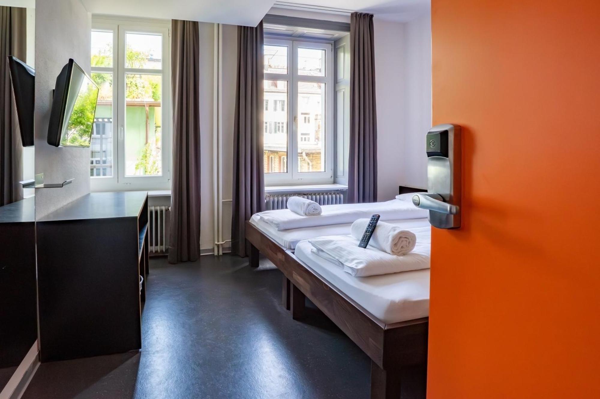 Hotel Easyhotel Centre 2*